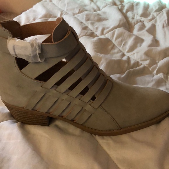 Mini boots - Picture 2 of 3